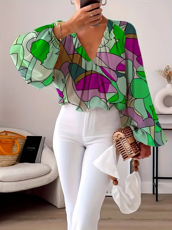 Blouse for women with V-neck and trendy graphic design Lune London