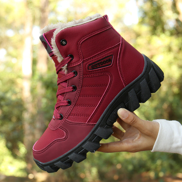 Insulated winter boots for women with slip-resistant molded sole Lune London