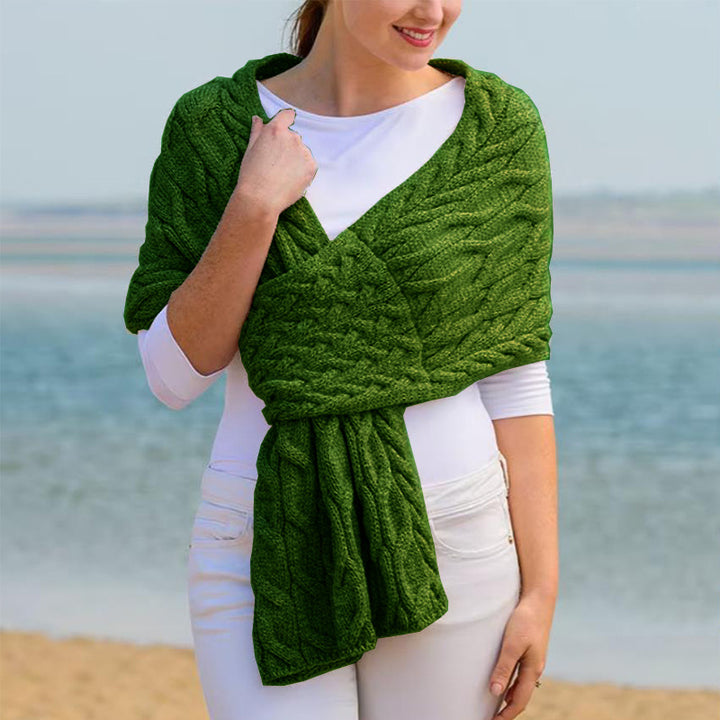 Knitted scarf for women with a modern cable pattern and versatile wearing comfort Lune London