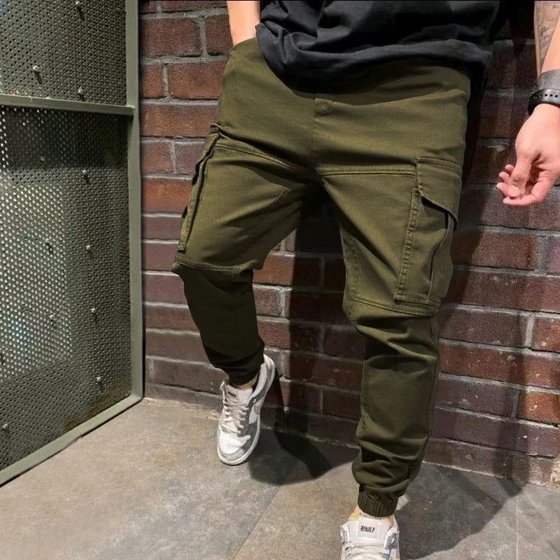 Casual cargo pants for men with practical pockets and sporty fit Lune London