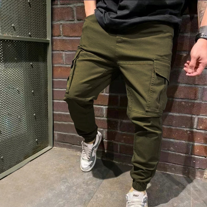 Casual cargo pants for men with practical pockets and sporty fit Lune London