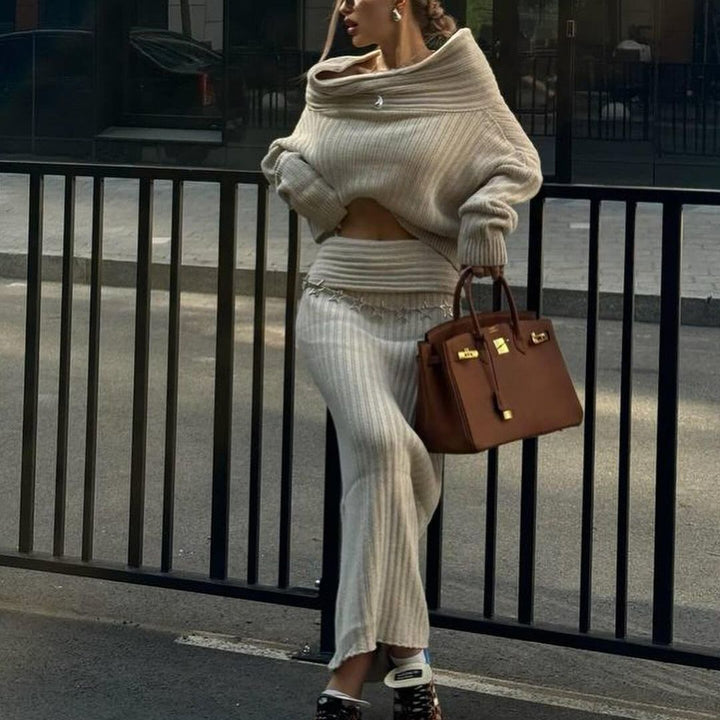 Knitted outfit for women with oversized collar and fitted cut Lune London