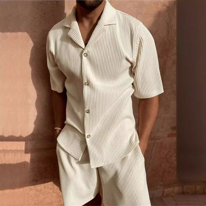 Short-sleeved shirt for men and shorts with structured design Lune London