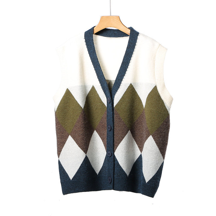 Ladies elegant knitted vest with attractive diamond patterns Lune London