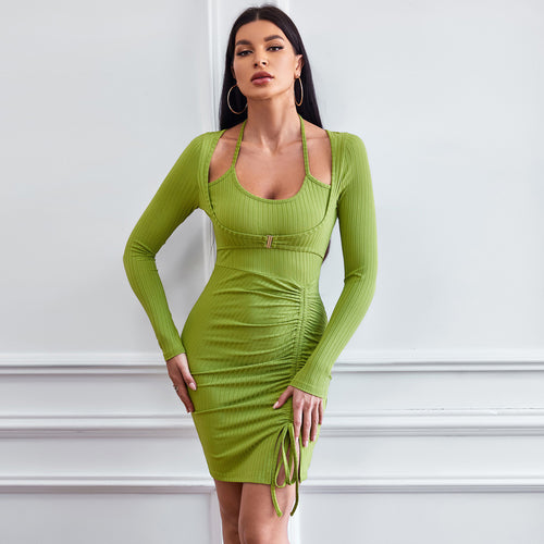 Robe mini femme avec des détails de volants sophistiqués et une découpe à la mode Chic & Stil