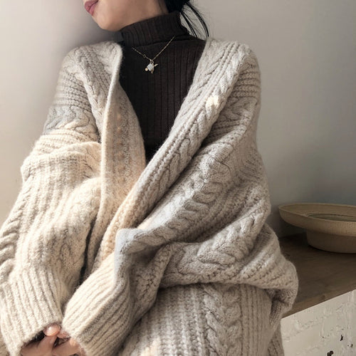 Ladies thick knit cardigan with oversized cut and diamond pattern Lune London