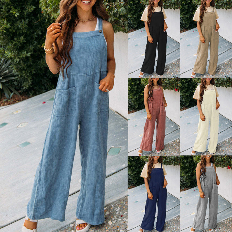 Casual jumpsuit for women with practical pockets and chic button decoration