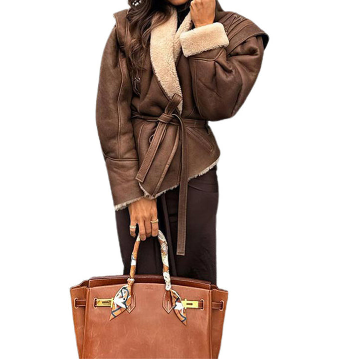Women Elegant and stylish jacket with faux fur collar and fitted silhouette Lune London