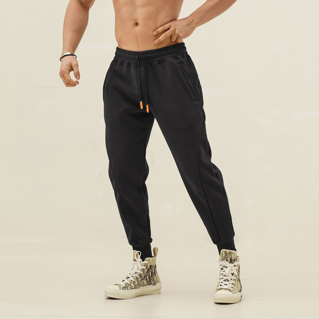 Men's sports pants with elastic waistband and side zip pockets Lune London