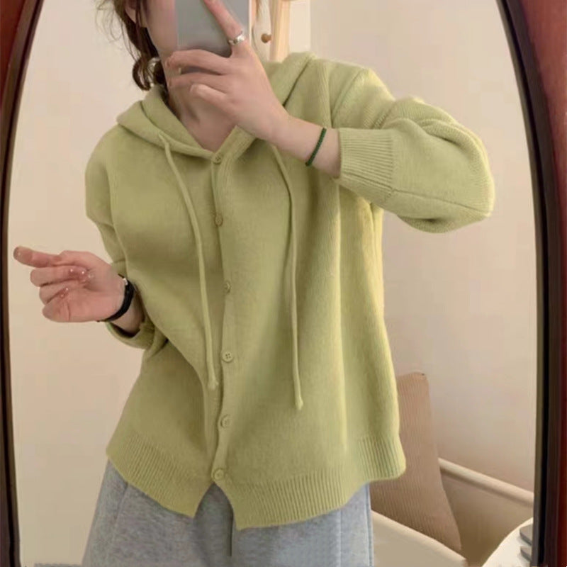 Cardigan pour femmes avec capuche et fermeture à boutons Chic & Stil