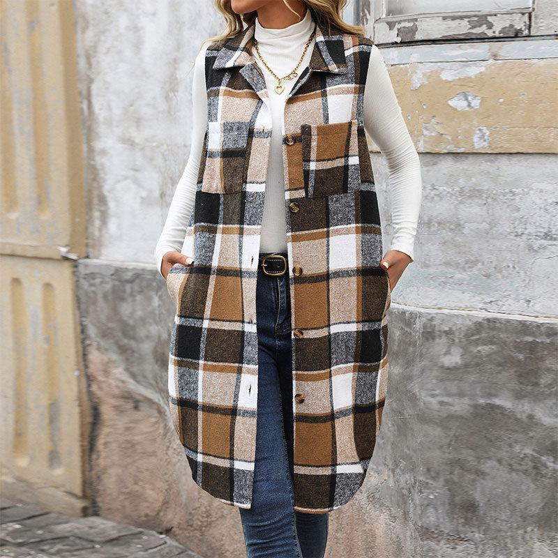 Lune London long sleeve women's cardigan with plaid pattern and practical pockets