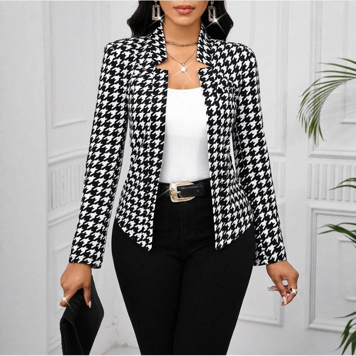 Elegant blazer jacket for women with houndstooth pattern and fitted cut Lune London