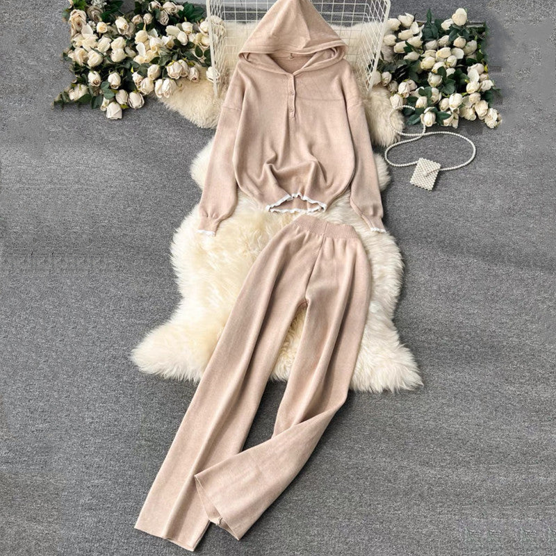 Comfortable Lounge Set for Ladies with Hood and Casual Cut Lune London