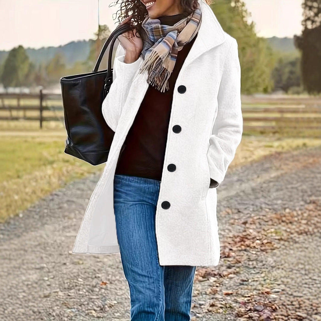Manteau en laine élégant pour femmes avec col moderne et poches pratiques Chic & Stil