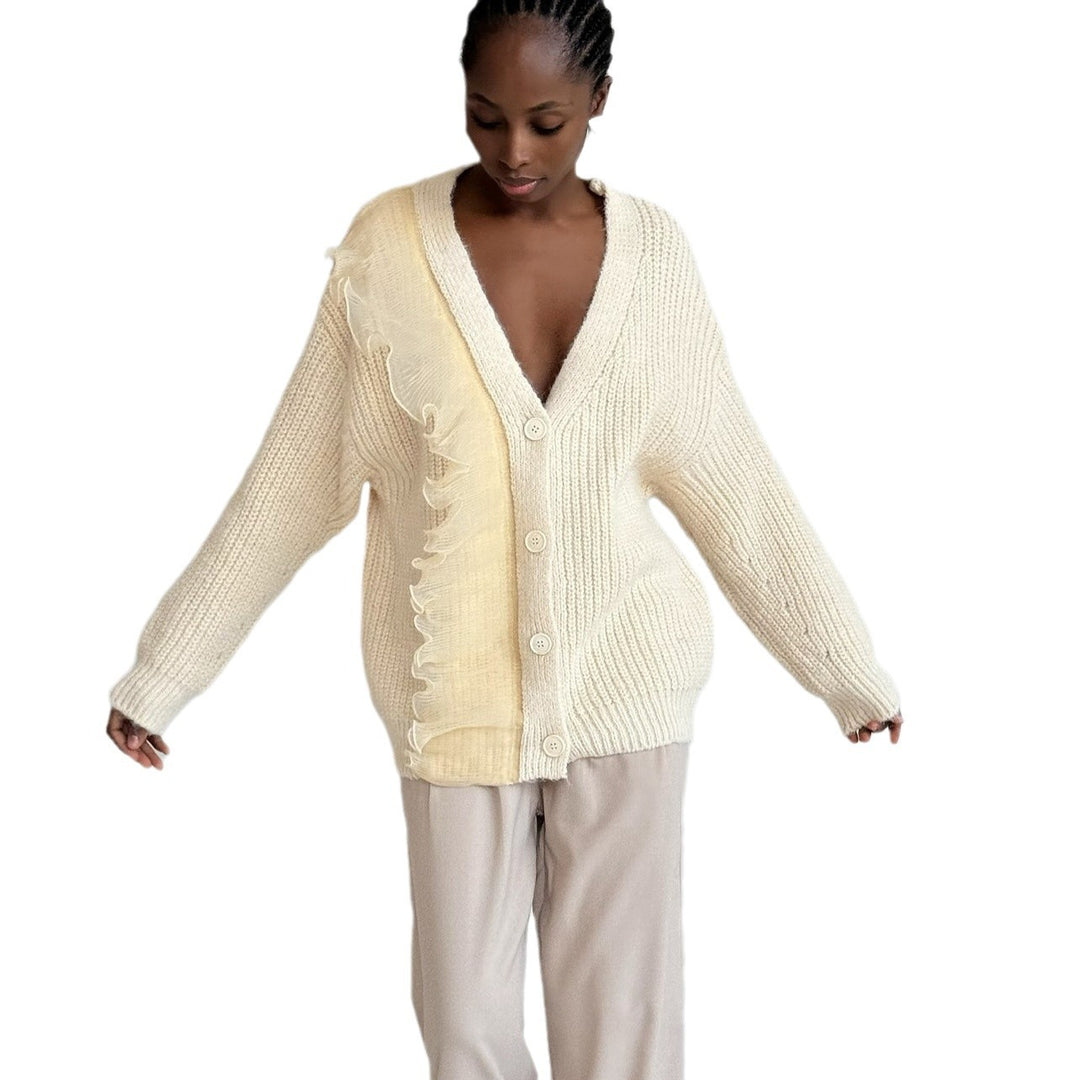 Cardigan for women with ruffle details and button closure Lune London