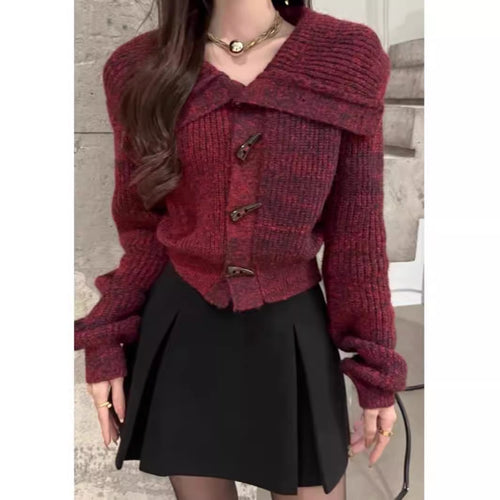 Cardigan pour femmes avec col stylé et boutons décoratifs Chic & Stil