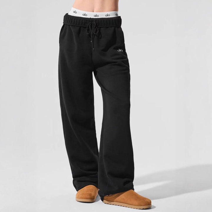 Women's relaxed leisure pants with soft fleece and practical pockets Chic & Stil