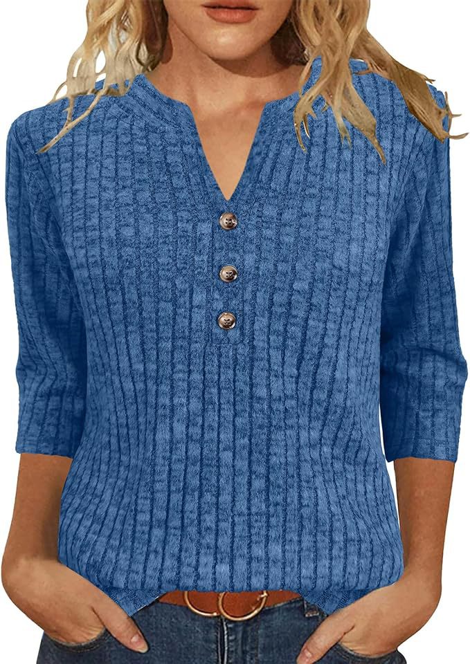 Pull en tricot féminin avec fermeture à boutons décoratifs et motif côtelé moderne Chic & Stil