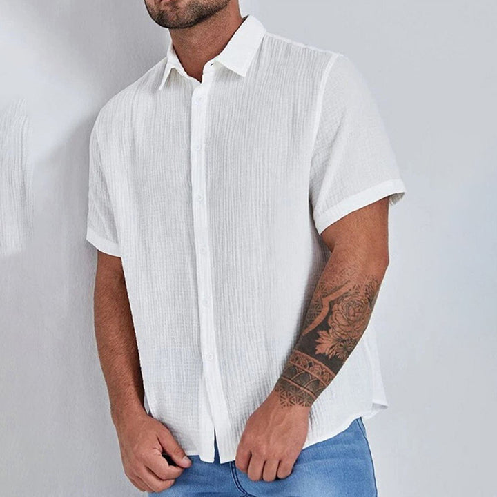 Structured short-sleeve shirt for men with modern button details Lune London