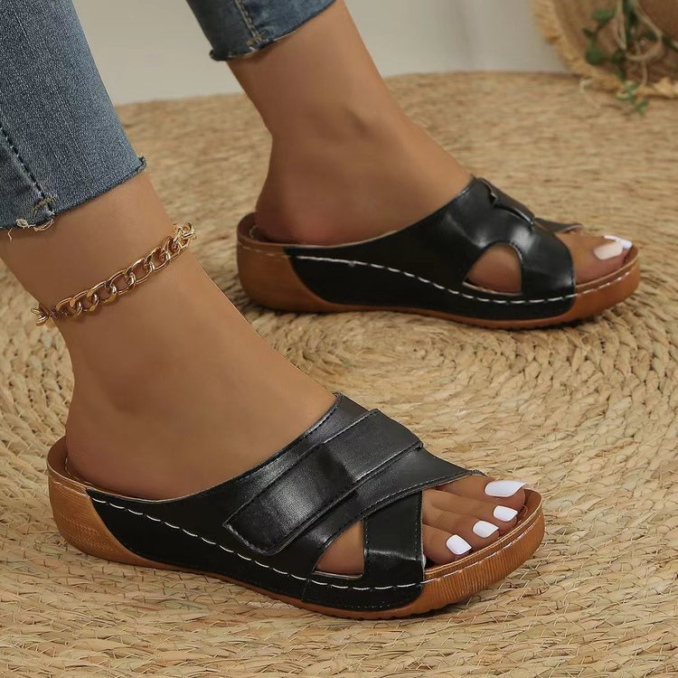 Comfortable sandals for women with a trendy design Lune London