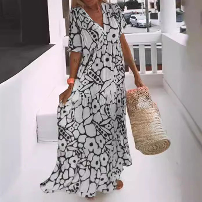 Maxi dress for women with an elegant V neck and a flowing cut Lune London