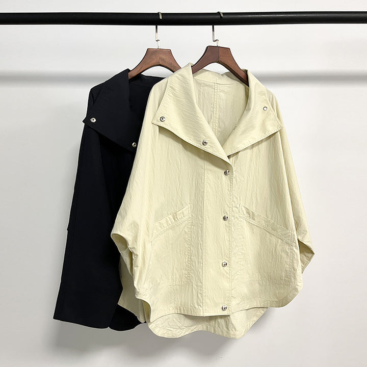 Elegant transition jacket for women with wide lapels and practical pockets Lune London
