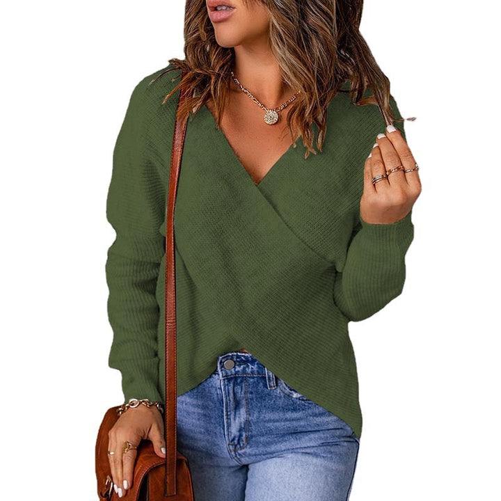 Casual pullover for women with deep V-neck and textured fabric Lune London