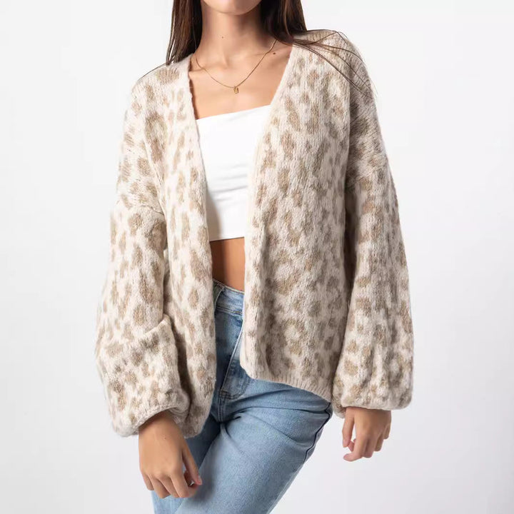 Women's Chunky Knit Cardigan with Stylish Leopard Pattern and Comfortable Oversized Details Lune London