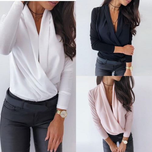 Blouse enveloppante pour femmes avec décolleté en V profond et élégantes manches longues Chic & Stil
