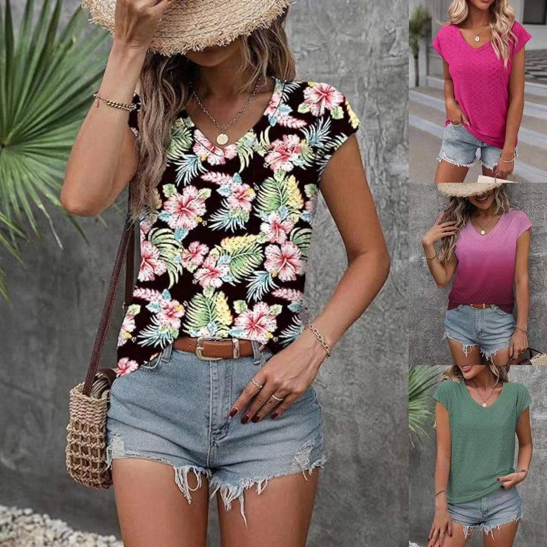 Women V-neck short sleeve T-shirt with textured design Lune London