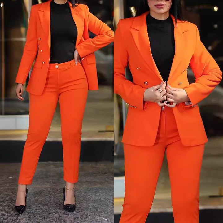 Ladies elegant and stylish business suit with double-breasted and fitted cut Lune London
