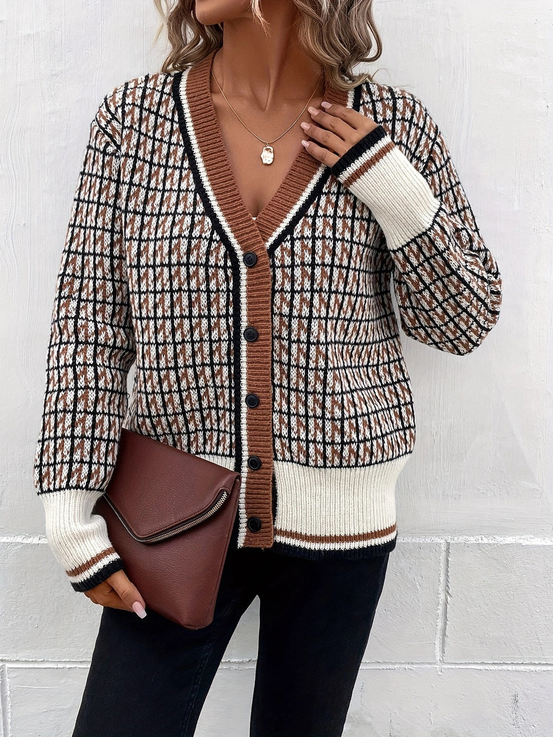 Fashionable ladies cardigan with V-neck and structured knit pattern Lune London