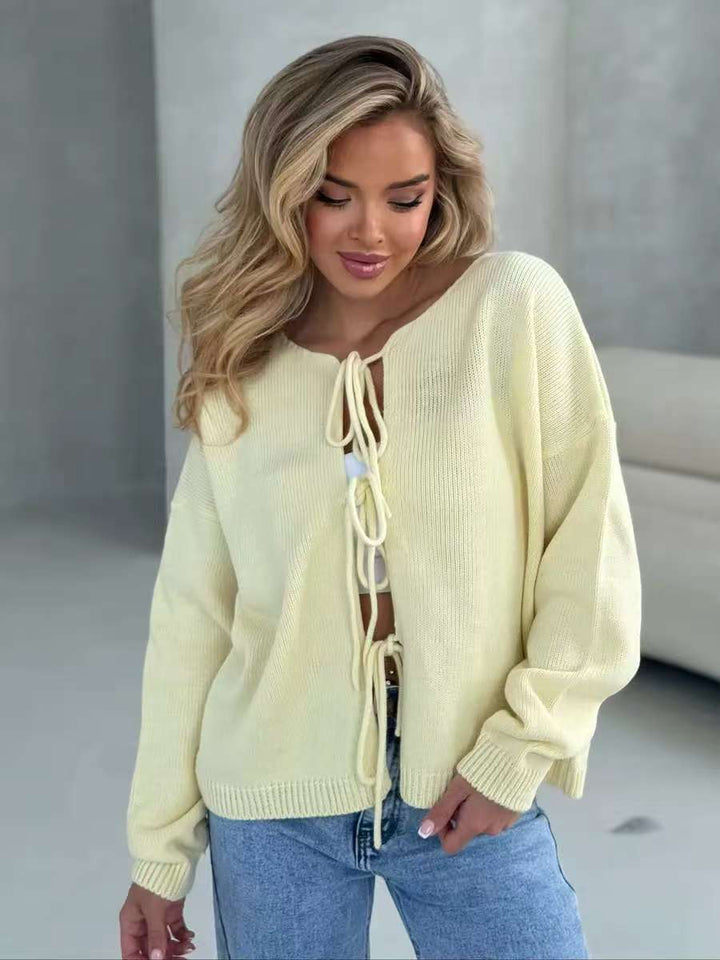 Pull-over tricot décontracté pour femmes avec des détails de laçage décoratifs Chic & Stil