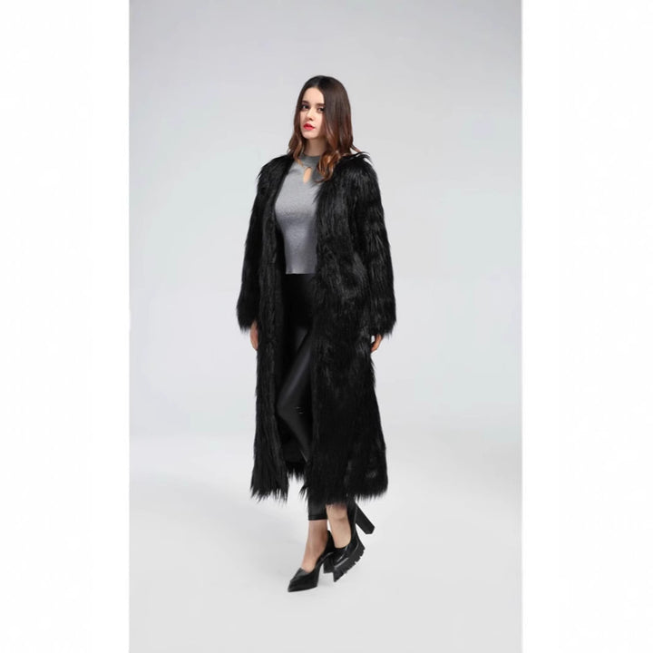 Luxurious faux fur coat for women with elegant lining Lune London
