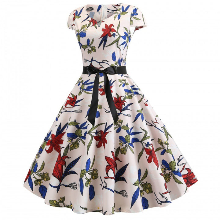 Robe évasée pour femmes avec motif floral et coupe ajustée Chic & Stil