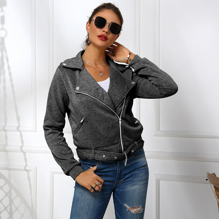 Chic and bold leather jacket for ladies with zipper closure and practical pockets Lune London