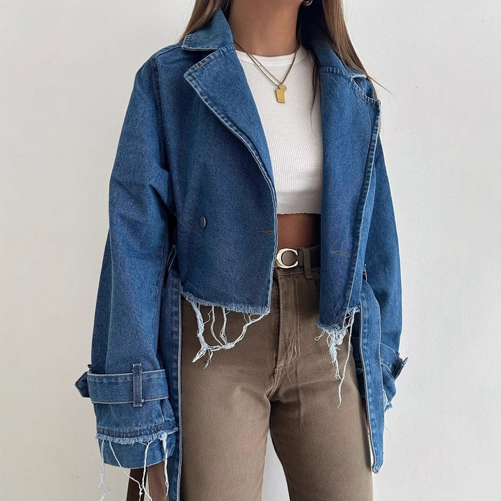 Cropped denim jacket for women in vintage style with fringes and trendy details Lune London