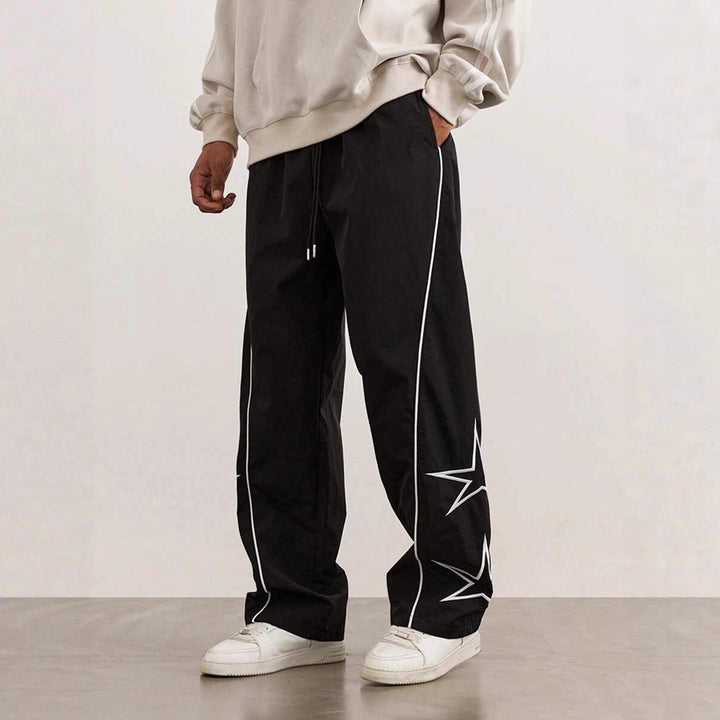 Comfortable leisure pants for men with contrasting stripes on the sides Lune London