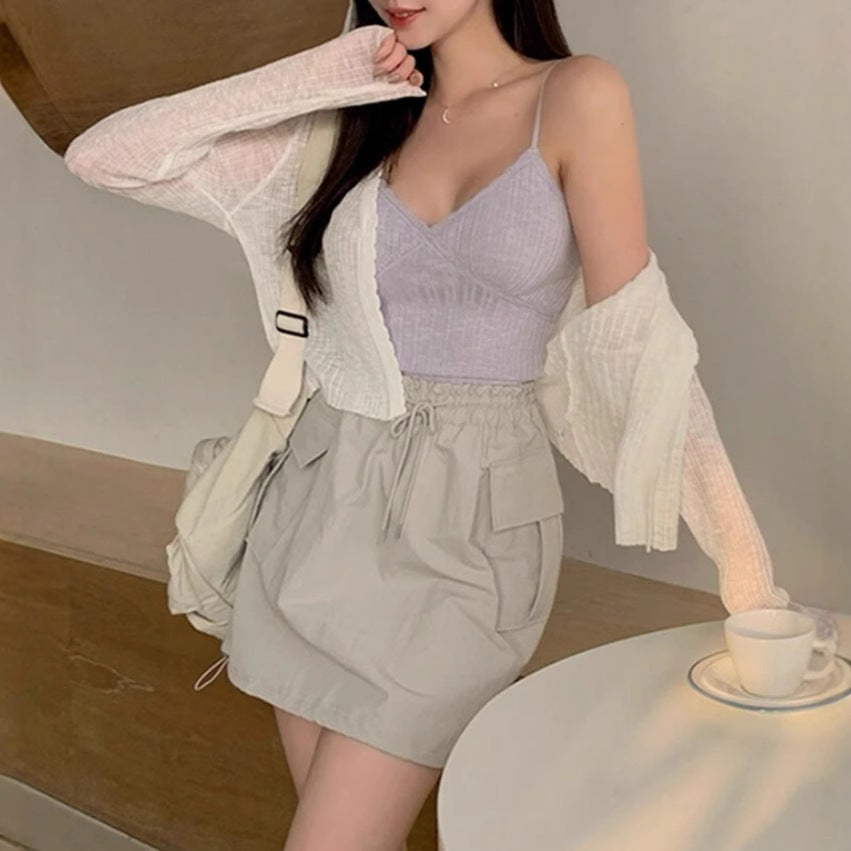 Femmes cardigan ludique avec des détails décoratifs et un matériau léger Lune London