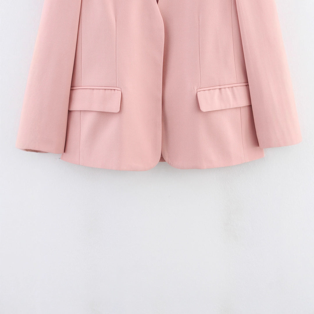 Elegant blazer jacket for women with a slim fit and practical pockets Lune London