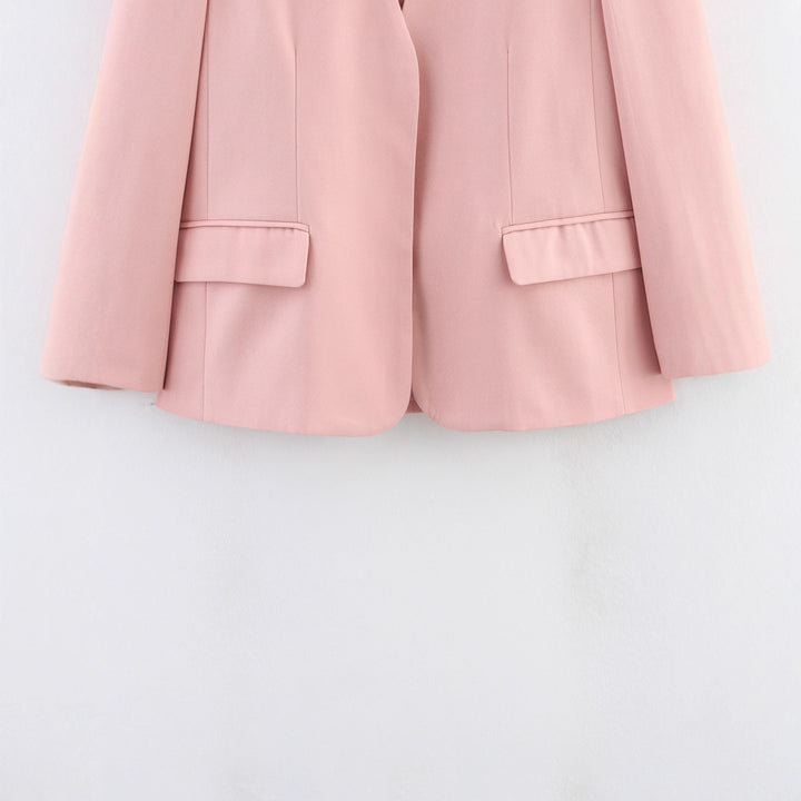 Elegant blazer jacket for women with a slim fit and practical pockets Lune London