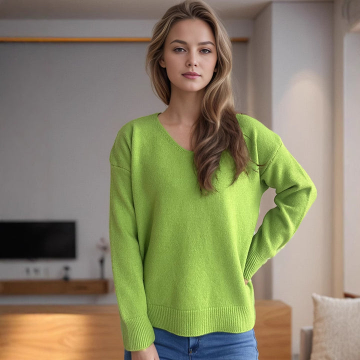 Pull confortable pour femmes à col en V en tissu tricoté doux Chic & Stil
