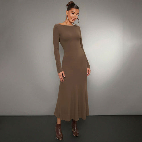 Robe midi à manches longues pour femmes avec un élégant col rond et un ourlet flottant Chic & Stil