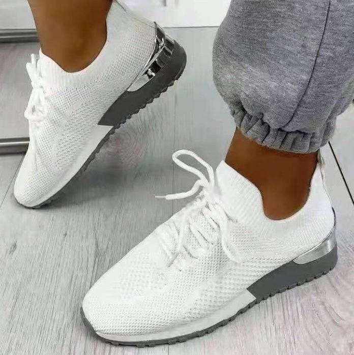 Breathable lifestyle sneakers for women with ultra-flexible knit upper and non-slip sole Lune London