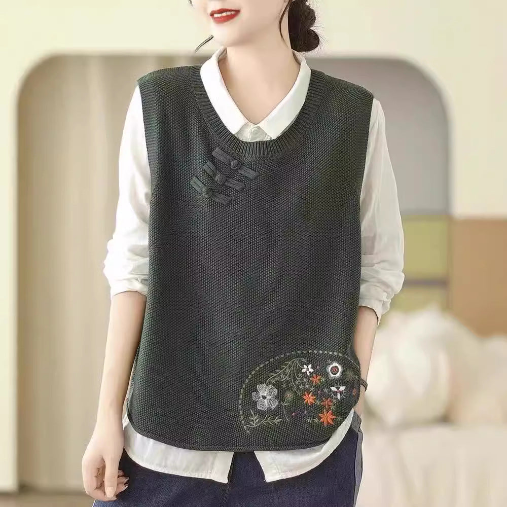 Knitted sweater for women with decorative embroidery Lune London