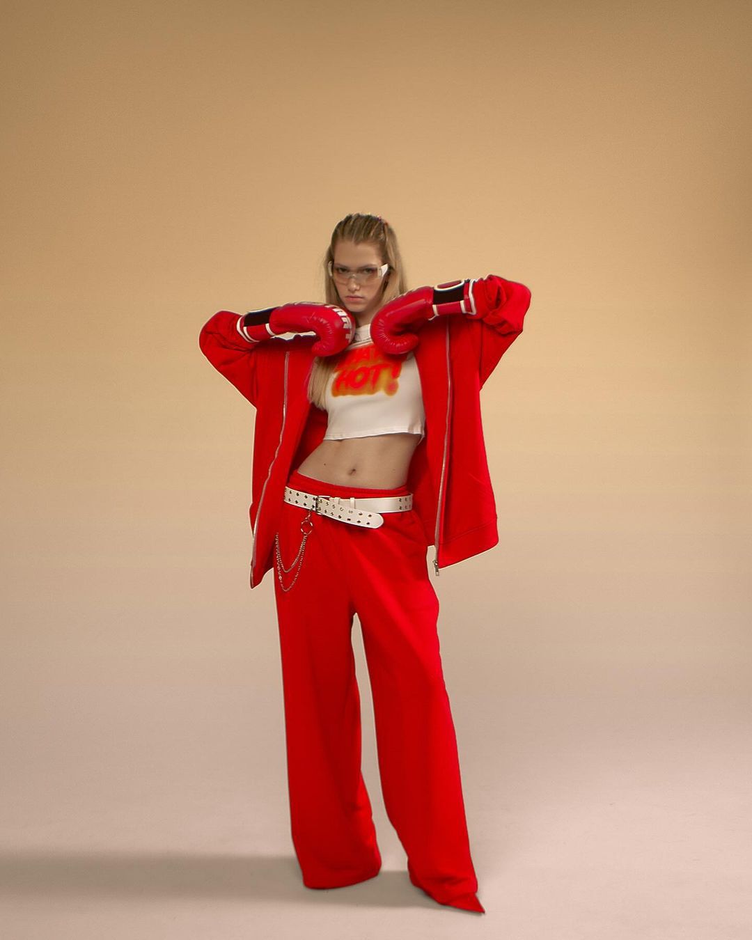 Fashionable women's sports set with oversized jacket and loose fit Lune London