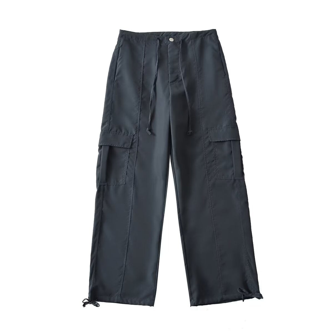 Comfortable cargo pants for women with adjustable waist and functional pockets Lune London