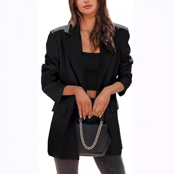 Oversized blazer jacket for ladies with an elegant silhouette and large pockets Lune London