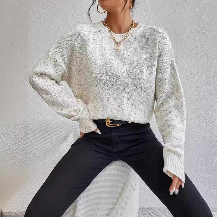 Casual knit sweater for women with raglan sleeves and structured fabric Lune London