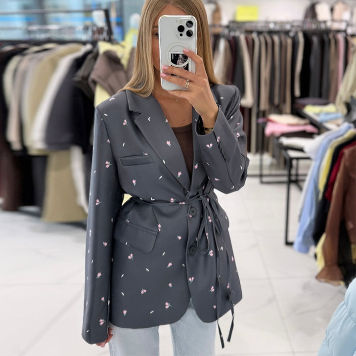 Ladies trendy blazer with adjustable belt Lune London